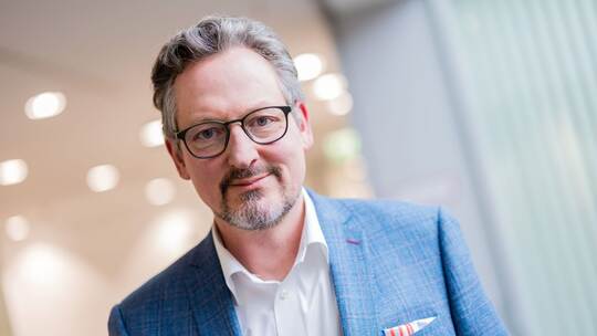 Hirschhausen: Deepfakes bringen die Demokratie ins Wanken