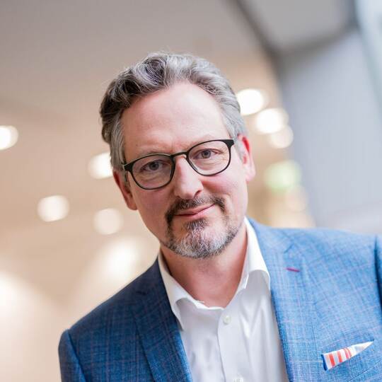 Hirschhausen: Deepfakes bringen die Demokratie ins Wanken