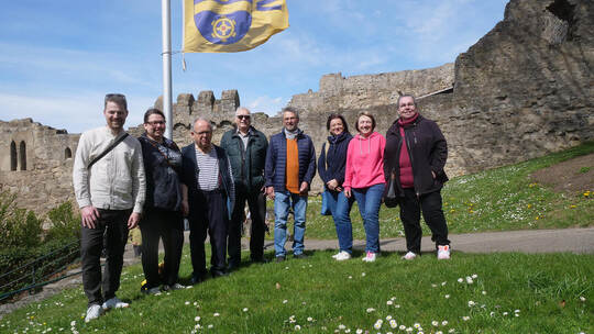 Zum Saisonstart freuen sich Theo Seemann (von links), Natascha Kastner, Günter Bächle, Hans-Bernd Weiner, Berthold Scheible, Bär