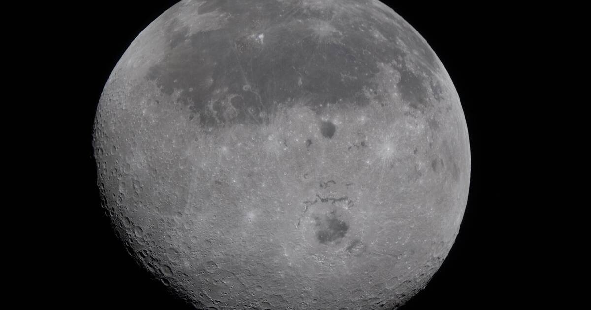 Crew of the Artemis 2 moon mission celebrates records