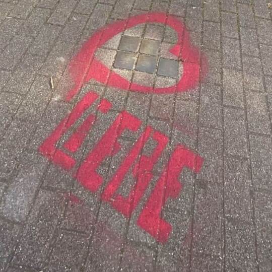 «Stolpersteine» mit Herz versehen