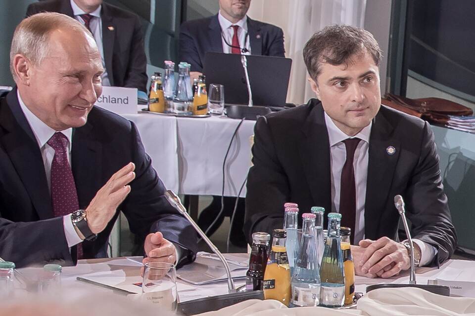 Wladimir Putin und Berater Surkow