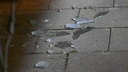 Vorfall an iraelischem Restaurant - Fenster beschädigt