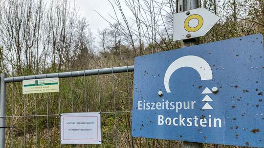 Achtjährige stürzt beim Wandern in Höhle