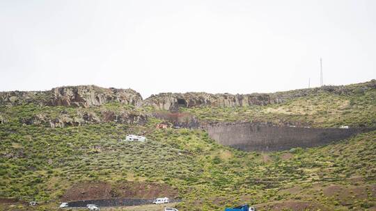 Bus stürzt auf Kanareninsel Böschung hinab
