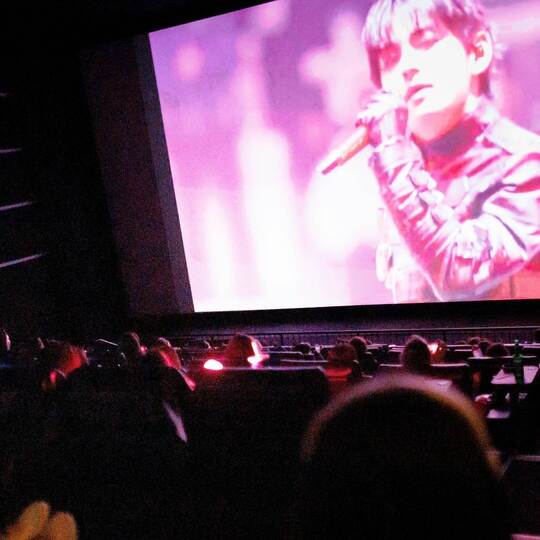 Boyband BTS startet Tournee - live zu sehen im Kino