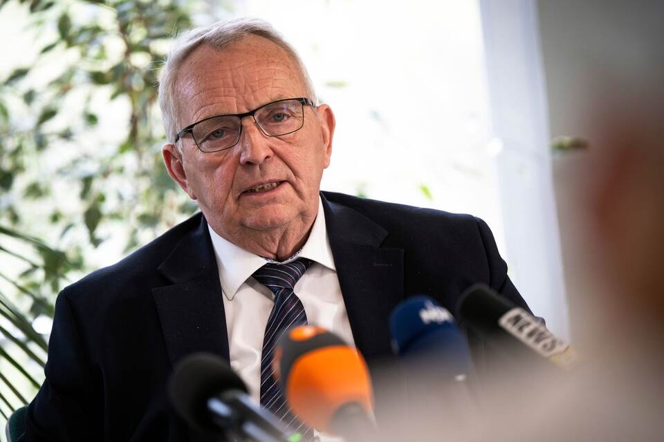 Pressekonferenz zu Rettungsversuch für Buckelwal Pressekonferenz zu Rettungsversuch für Buckelwal