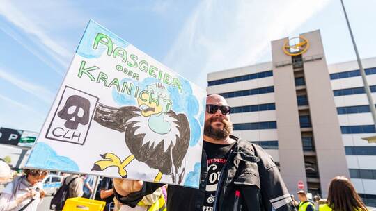 Proteste zum Lufthansa-Jubiläum