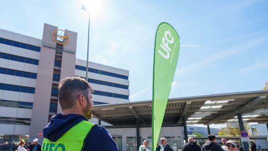 Festakt 100 Jahre Lufthansa und ganztägiger Streik des Kabinenpe