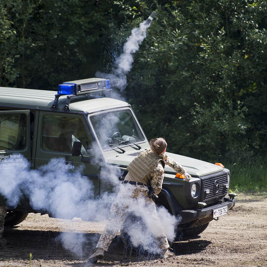 De Maizière besucht Feldjaäger