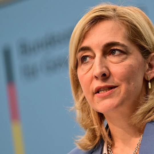 Ministerin Warken zur Finanzreform der gesetzlichen Krankenkasse