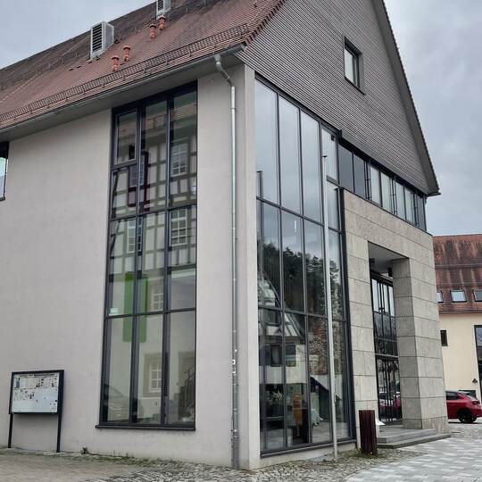 Das Rathaus in Mönsheim: Seit mehr als einem Jahr ist Bürgermeister Maurer suspendiert. Gegen ihn ermittelt die Staatsanwaltscha