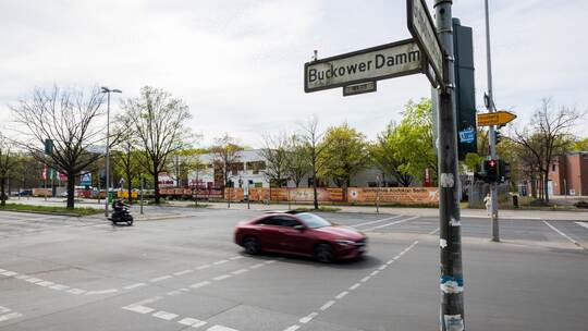 Auto erfasst Mädchen auf E-Scooter – 14-Jährige stirbt