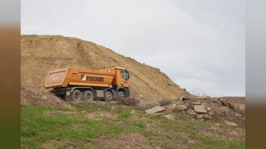 Bundesstraße B10-Sperrrung. Abriss der Behelfsbrücke und des bisher verbleiibenden Brückenteils Fahrtrichtung Karlsruhe.
