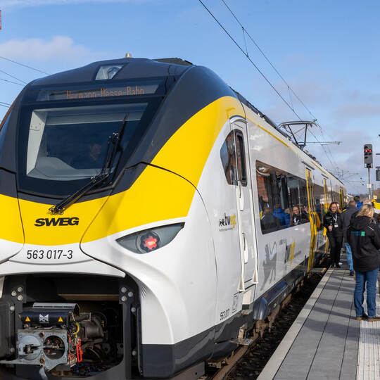 Die Hermann Hesse-Bahn am Tag der Einweihung.