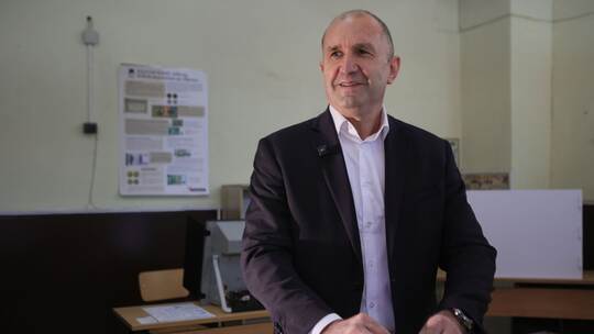 Wahlkommission: Ex-Staatschef Radew siegt klar in Bulgarien