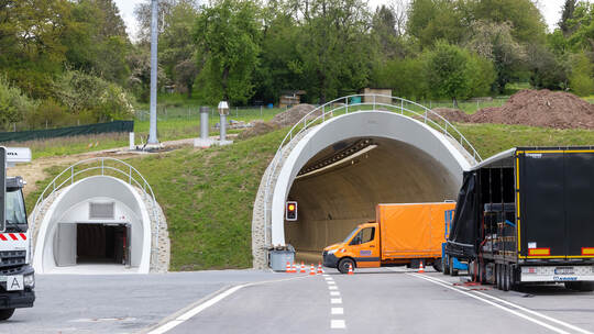 Arlingertunnel Markierungsarbeiten