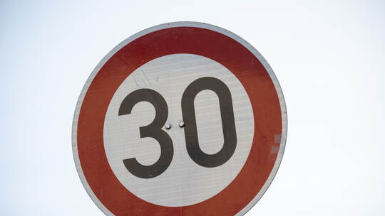 Ein 30er-Schild