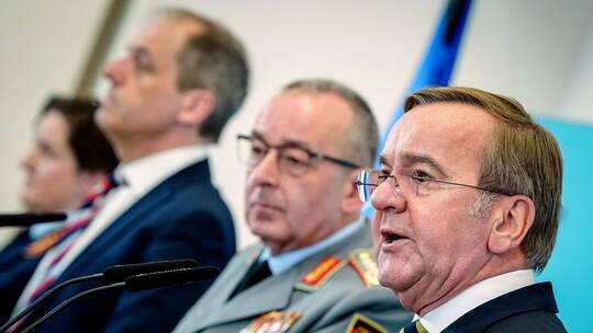 Verteidigungsminister stellt deutsche Militärstrategie vor