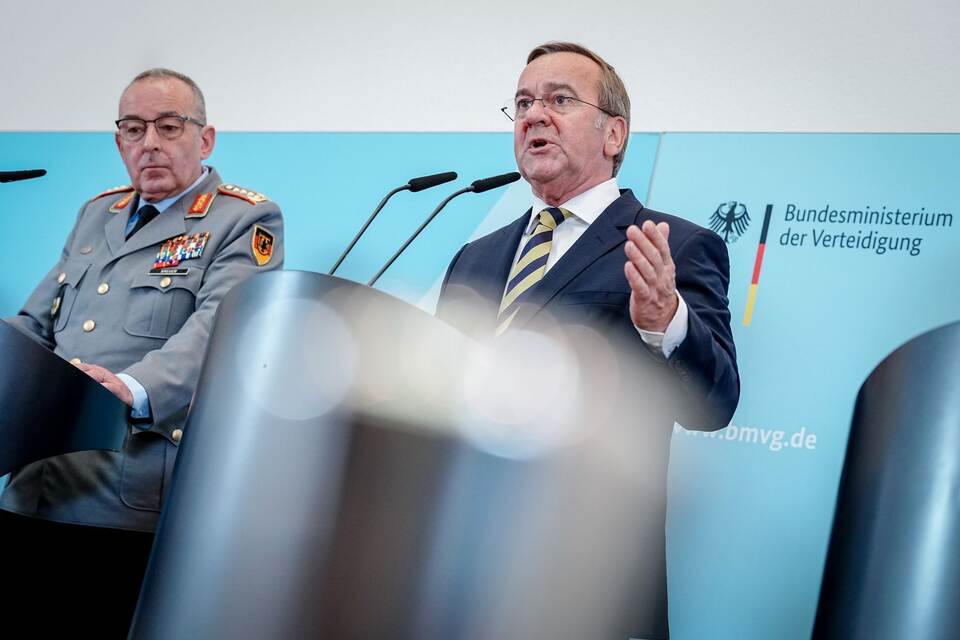 Verteidigungsminister stellt deutsche Militärstrategie vor