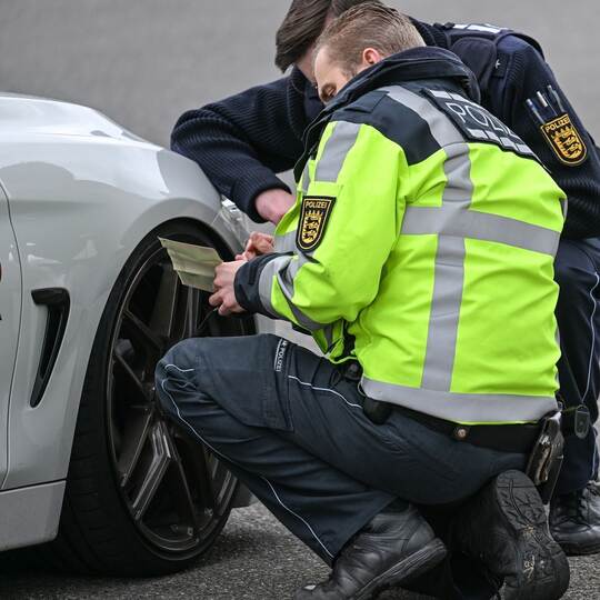 Kontrolle in Poser-Szene