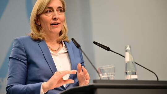 Ministerin Warken zur Finanzreform der gesetzlichen Krankenkassen