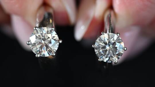 Synthetische Diamanten bei Trau- und Verlobungsringen