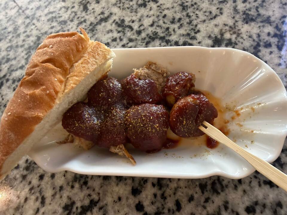 «Dieters Grill» – Nairobis erster Currywurst-Imbiss