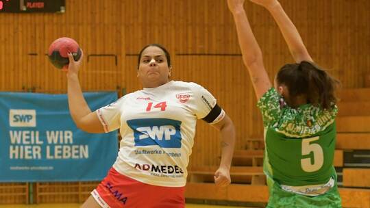 Sushmithaa Thillaiatkarasan (links) war mit der TG 88 Pforzheim II zum Saisonende noch einmal erfolgreich. Foto: Michael Ripberg