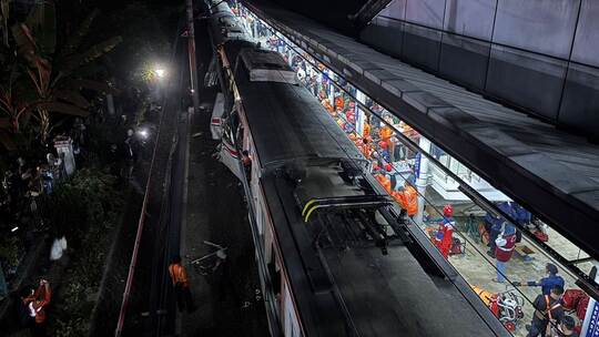 Zugunglück in Indonesien