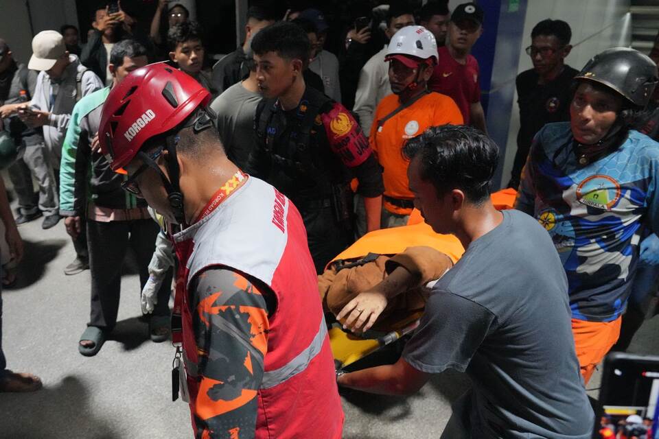 Zugunglück in Indonesien