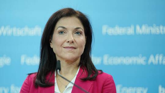 Ministerin Reiche