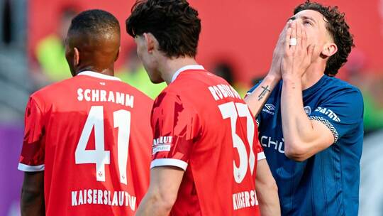 1. FC Kaiserslautern - Arminia Bielefeld 1. FC Kaiserslautern - Arminia Bielefeld