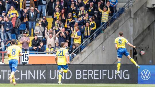Eintracht Braunschweig - Dynamo Dresden Eintracht Braunschweig - Dynamo Dresden