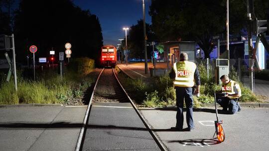 Zug erfasst Kind