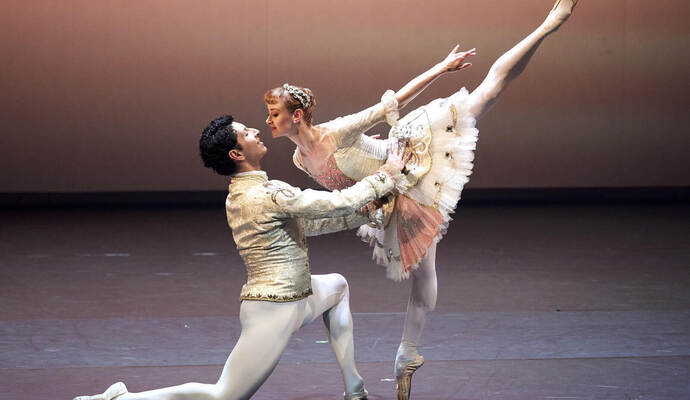 Internationale Tanzgala im Theater Pforzheim mit Bandbreite an Ausdrucksformen