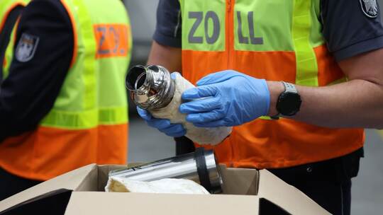 E-Commerce-Boom: Zoll fertigt deutlich mehr Sendungen ab E-Commerce-Boom: Zoll fertigt deutlich mehr Sendungen ab