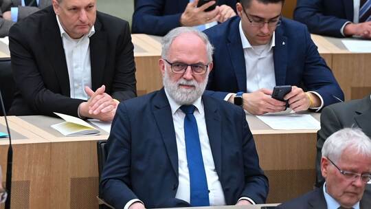 Konstituierende Sitzung des Landtags von Baden-Württemberg Konstituierende Sitzung des Landtags von Baden-Württemberg