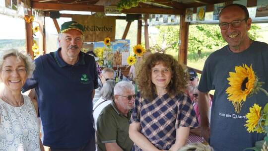 Auf dem Wagen sorgen Sabine Büttner, Wolfgang Ruthardt, Nicoletta Morariu und Martin Ehrismann (von links) für eine informative