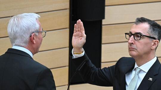Özdemir wird Ministerpräsident von Baden-Württemberg Özdemir wird Ministerpräsident von Baden-Württemberg