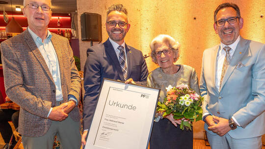 Verleihung Ehrenbürgerrecht Waltraud Steinle