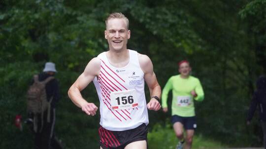 Als erster im Ziel: Felix Bissinger gewinnt den Keibellauf. Nico Roller