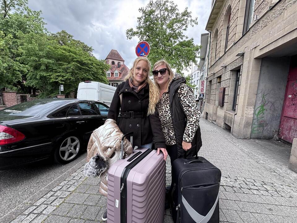 Steffi und Simone aus dem Ostallgäu wollen in Pforzheim Urlaub machen.