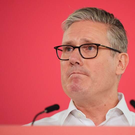 Nach dem Wahldebakel für Labour: Starmer hält Rede