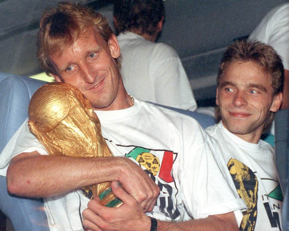 Andreas Brehme (l) und Thomas Häßler Andreas Brehme (l) und Thomas Häßler