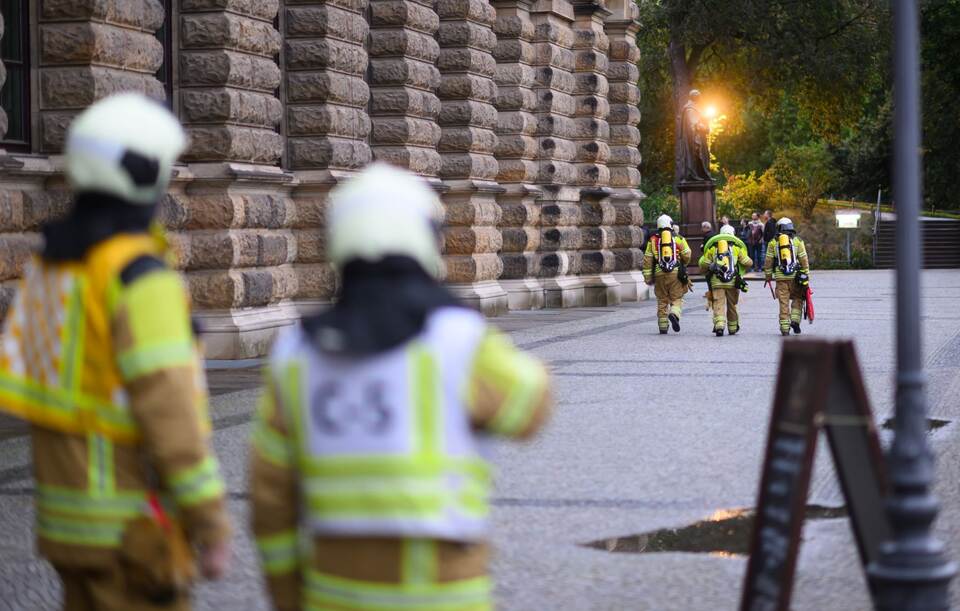 Feuerwehreinsatz am Dresdner Zwinger Feuerwehreinsatz am Dresdner Zwinger