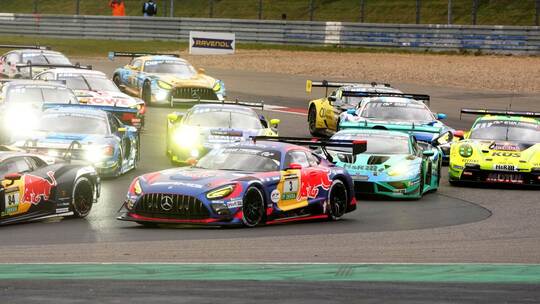 Start 24-Stunden-Rennen auf dem Nürburgring