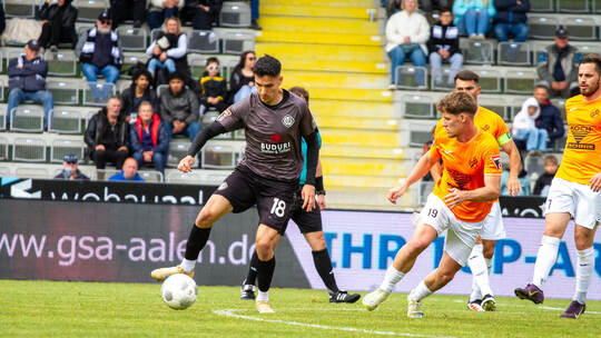 VFR Aalen vs. 1. CfR Pforzheim, Fussball, Oberliga, 32.Spieltag, Saison 2025/2026, 16.05.2026,

Foto: Eibner-Pressefoto/Luan Bah