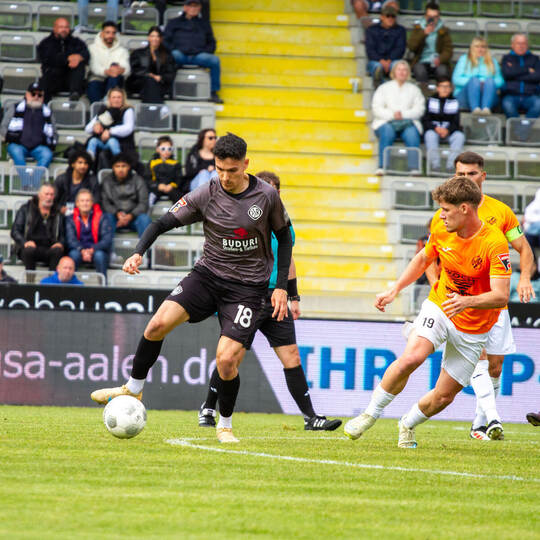 VFR Aalen vs. 1. CfR Pforzheim, Fussball, Oberliga, 32.Spieltag, Saison 2025/2026, 16.05.2026,

Foto: Eibner-Pressefoto/Luan Bah