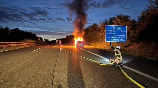Auto auf A81 ausgebrannt Auto auf A81 ausgebrannt